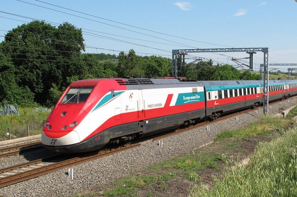 Frecciarosa In Umbria: La Prevenzione Del Tumore Al Seno Viaggia Anche ...